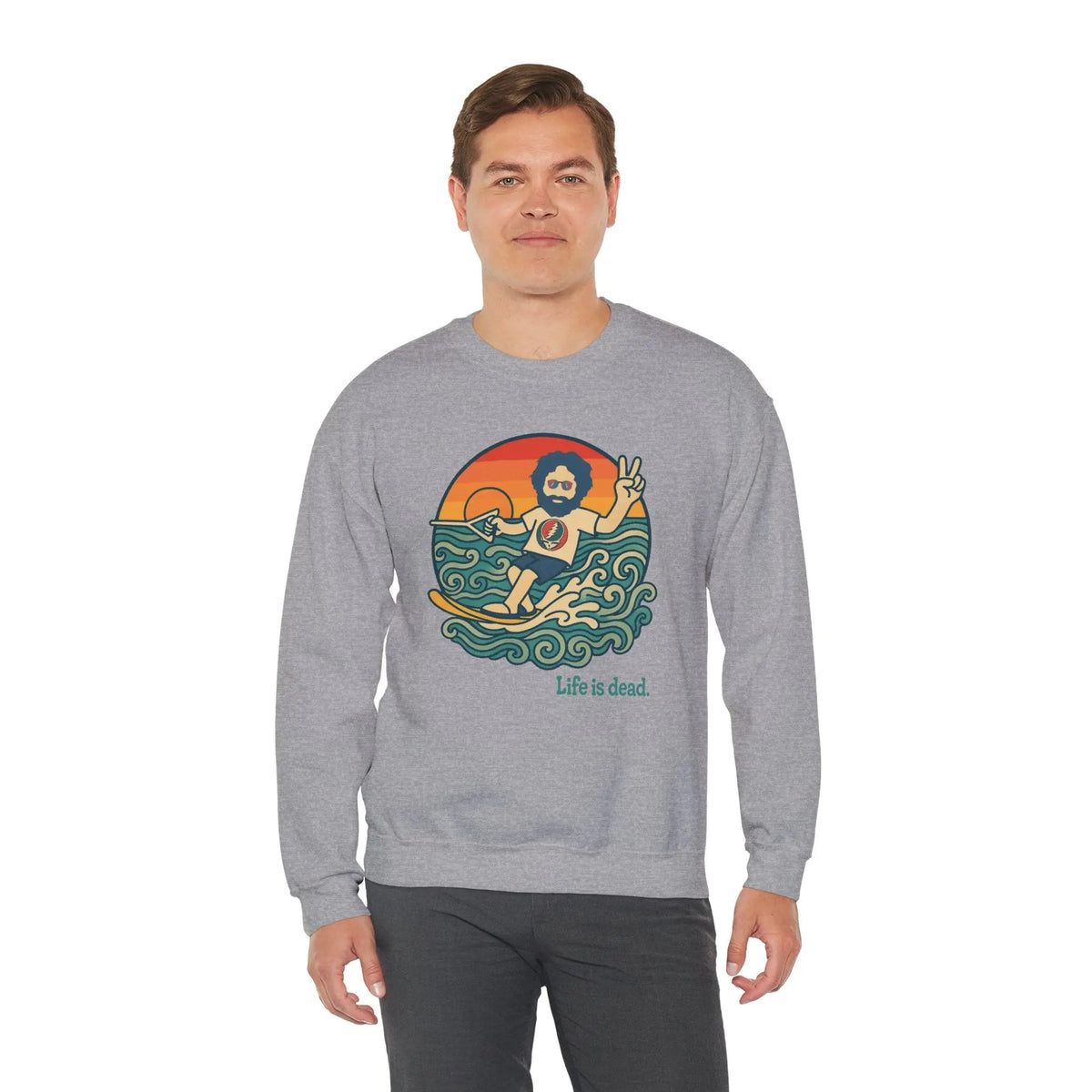 เสื้อคอกลม Waterskiin' Jerry Life is Dead