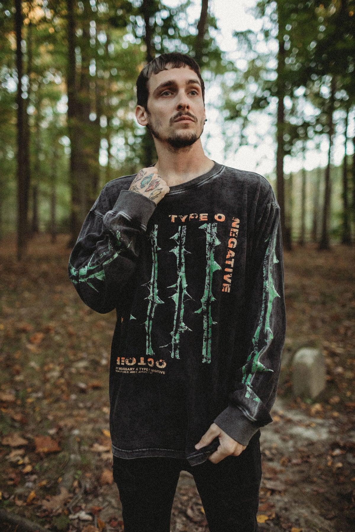 เสื้อยืดแขนยาว October Rust วินเทจ