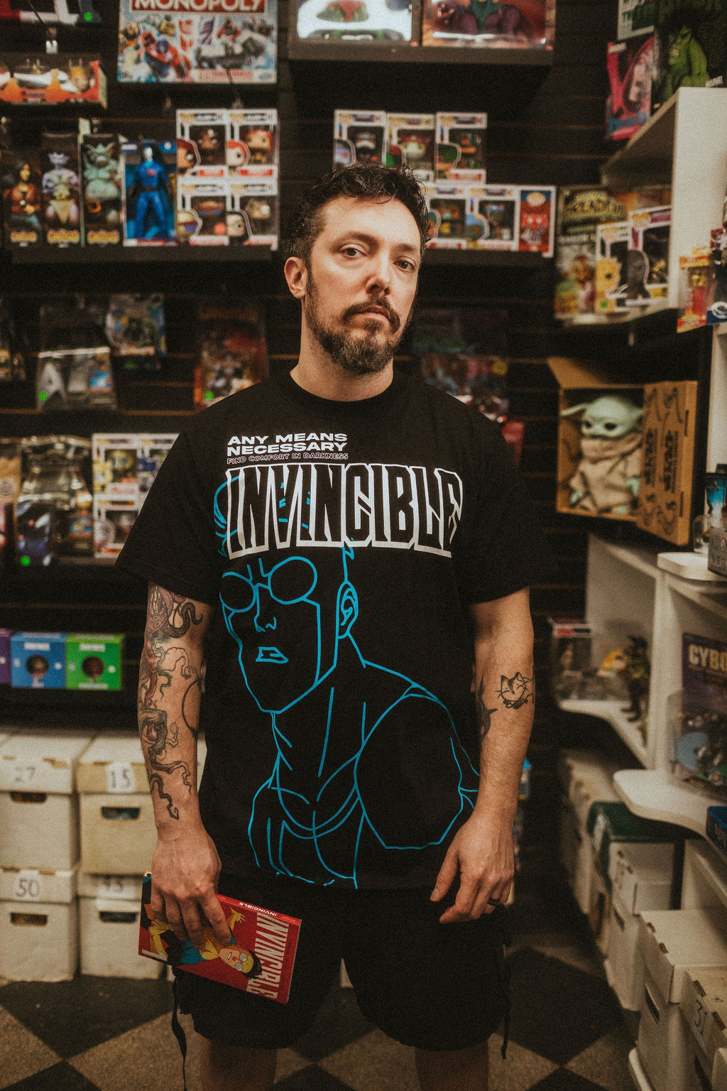 เสื้อยืดลายเส้นอาร์ตซีรีส์ Invincible