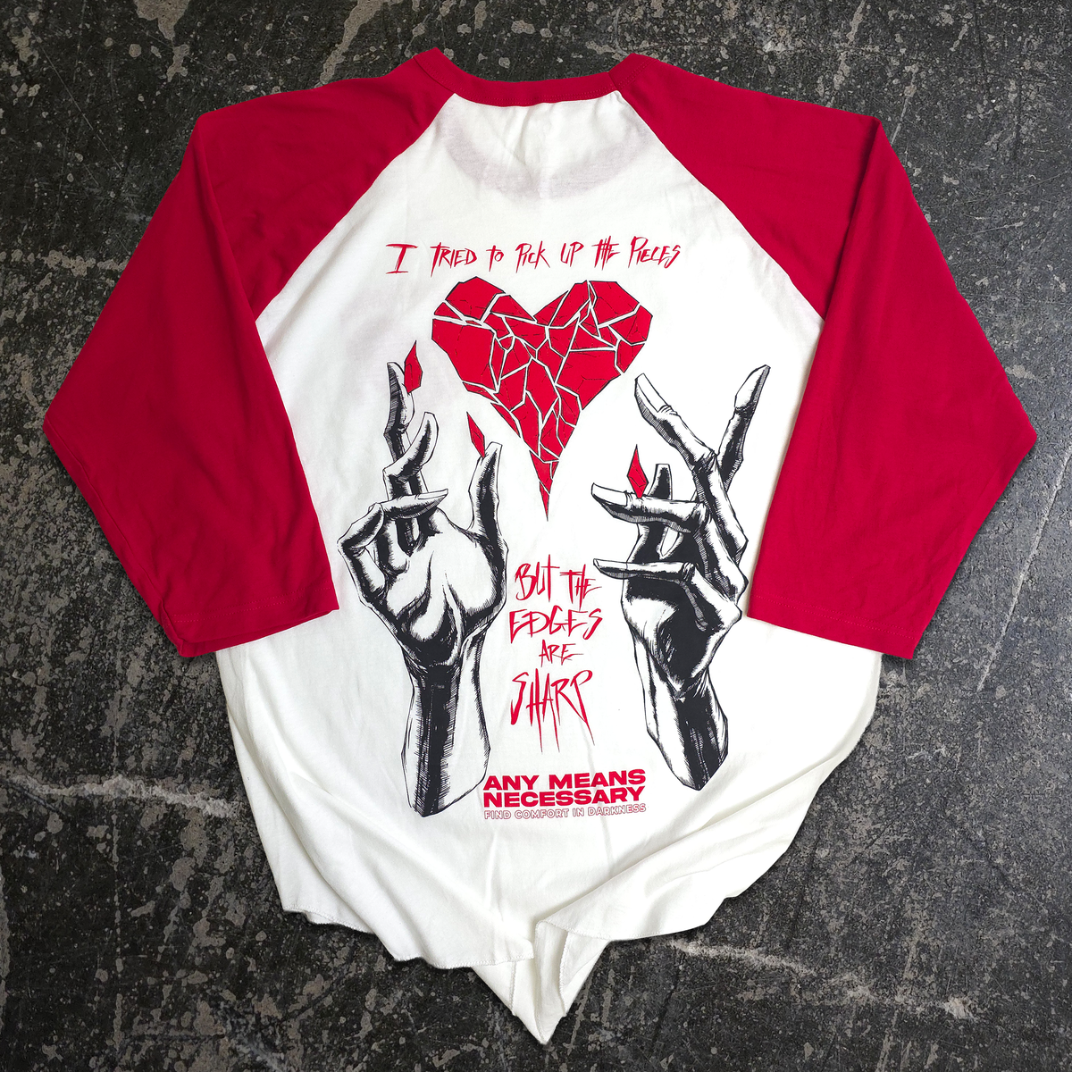 เสื้อยืดแขน 3/4 ลายขอบคม