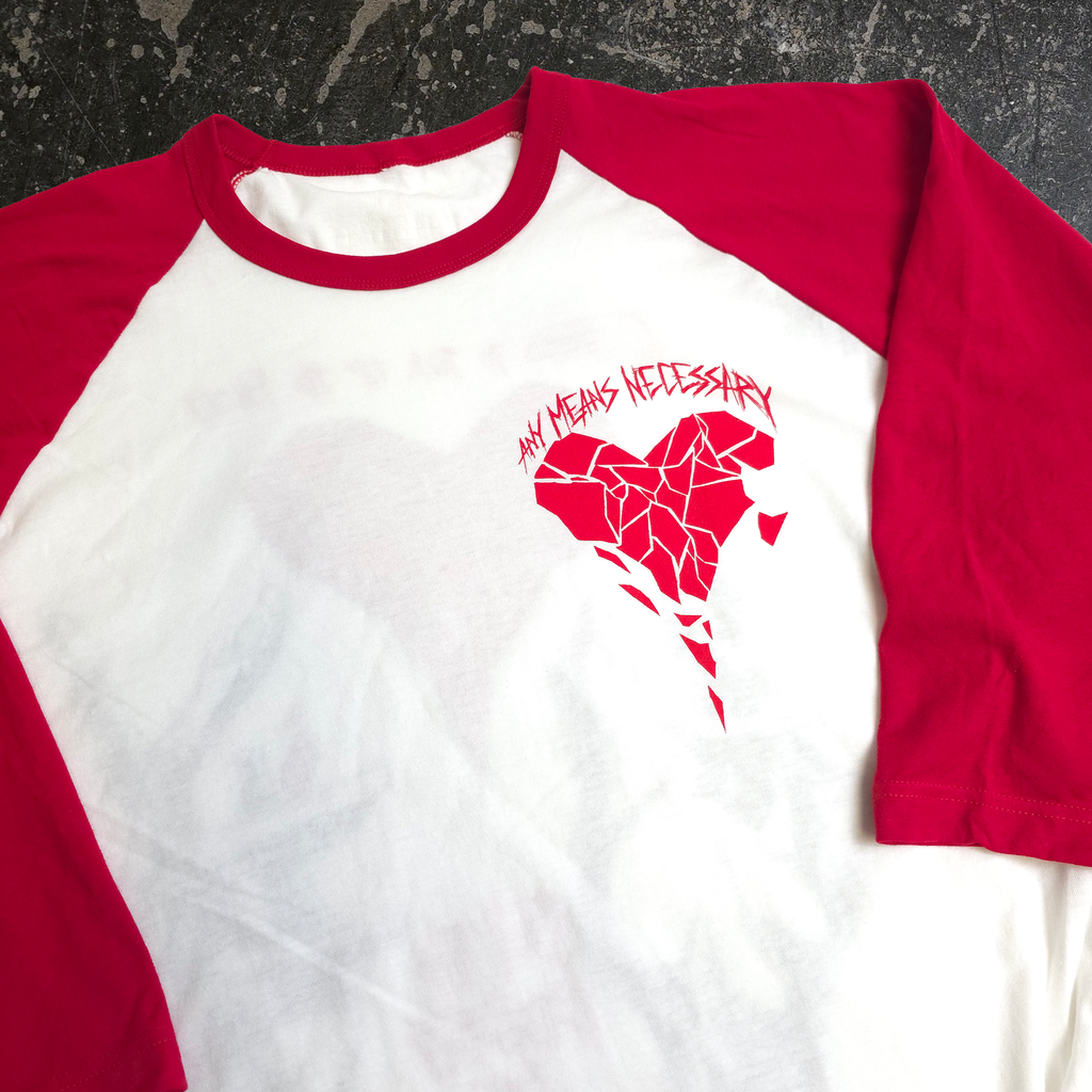เสื้อยืดแขน 3/4 ลายขอบคม