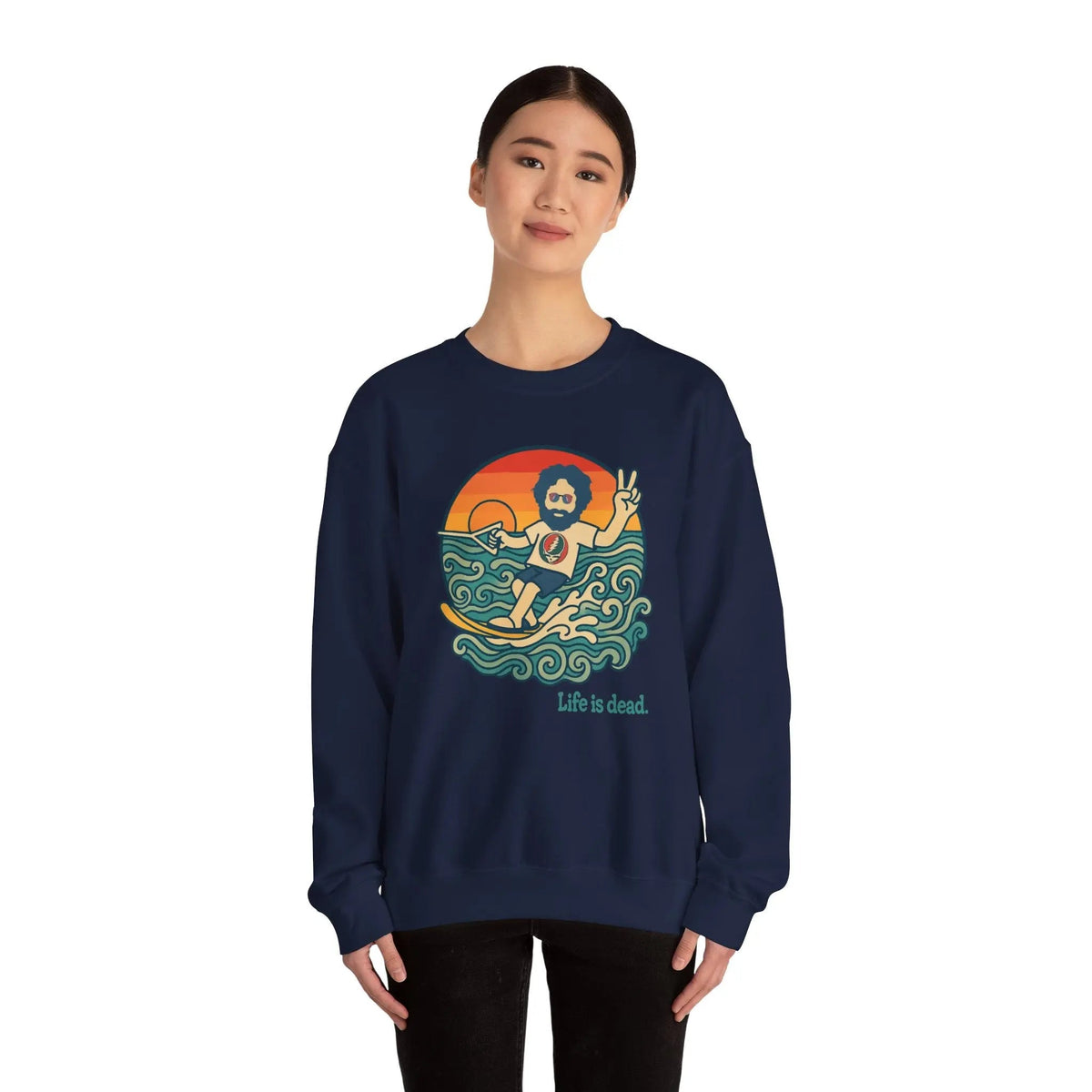 เสื้อคอกลม Waterskiin' Jerry Life is Dead