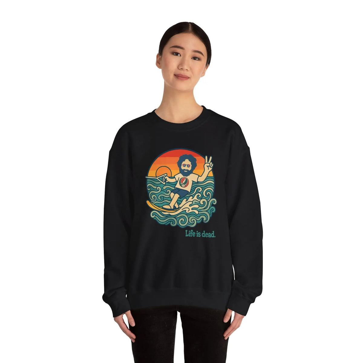 เสื้อคอกลม Waterskiin' Jerry Life is Dead