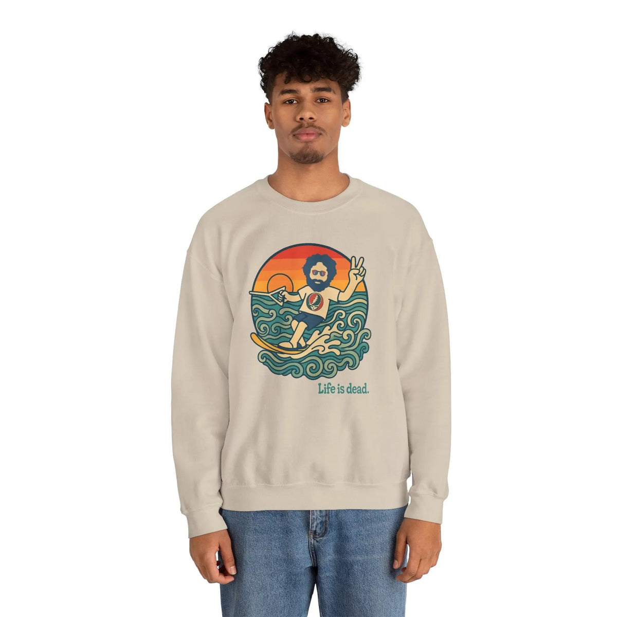 เสื้อคอกลม Waterskiin' Jerry Life is Dead