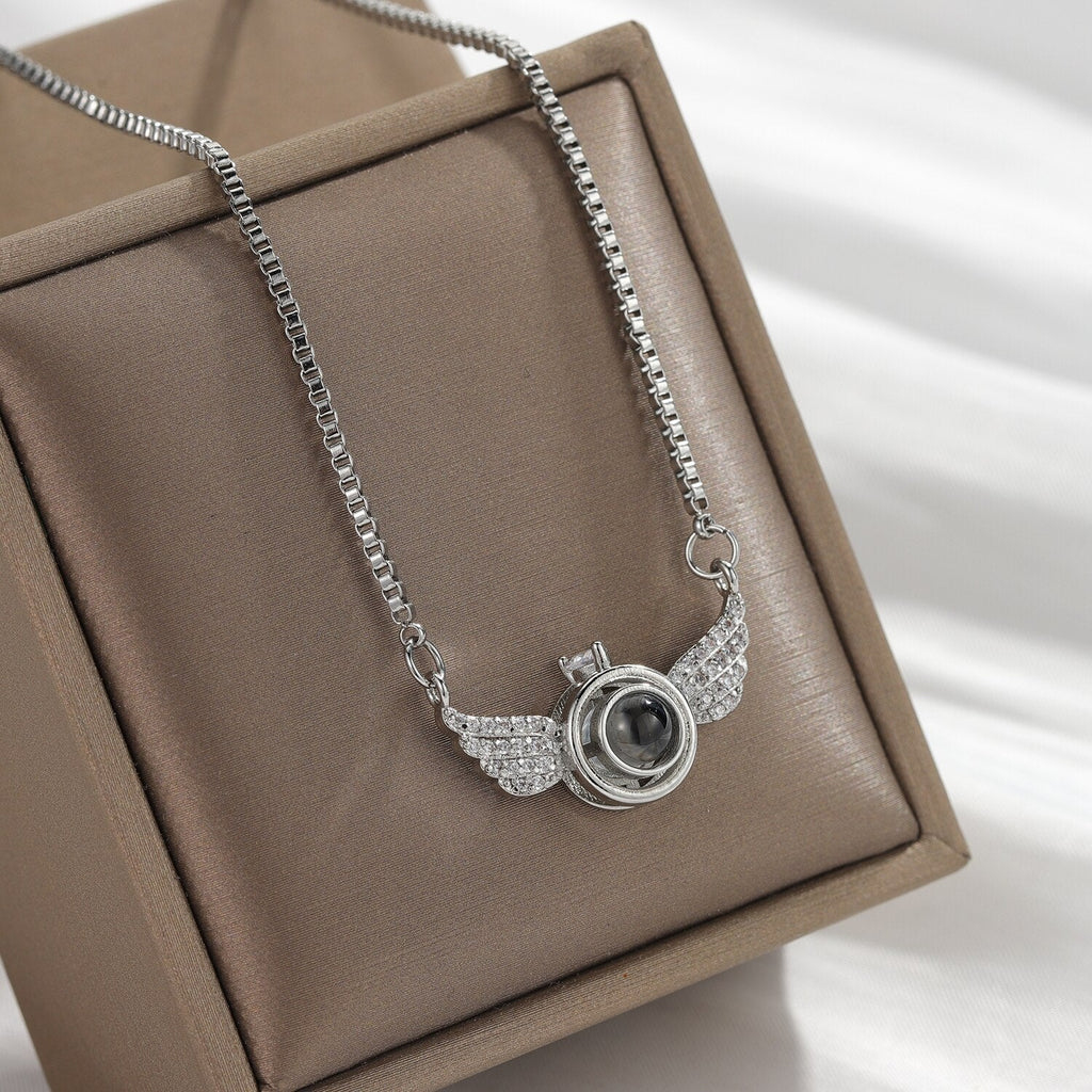 สร้อยคอจี้ปีกนางฟ้าดีไซน์เฉพาะบุคคลพร้อมโปรเจกชันรูปภาพสั่งทำพิเศษ