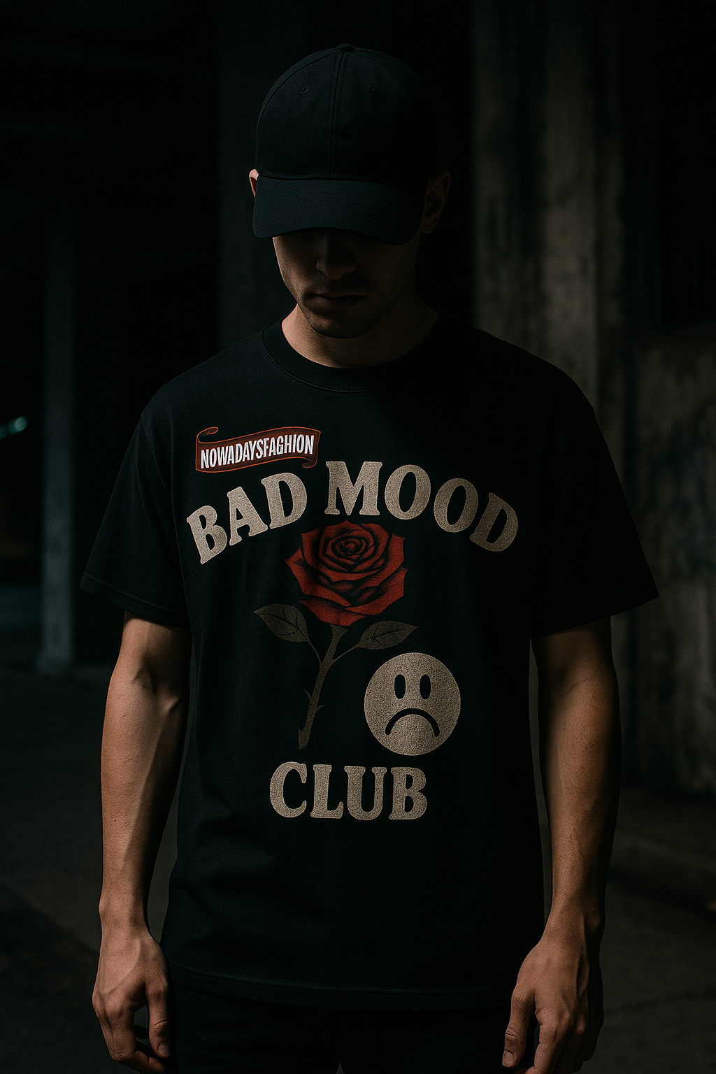 เสื้อยืดลายกราฟิก BAD MOOD CLUB ยูนิเซ็กส์ – เสื้อยืดสตรีทแวร์สายดาร์ก ลายหน้าเศร้าและดอกกุหลาบ