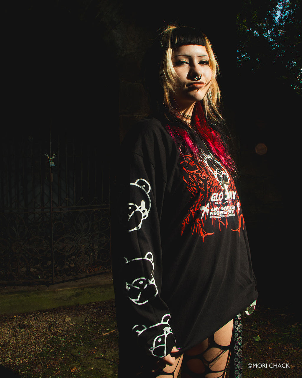 เสื้อยืดแขนยาวลายกางเขน