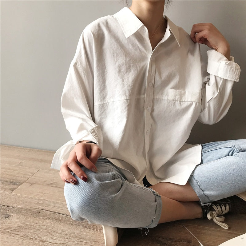 เสื้อเชิ้ตผู้หญิงคอปกพับสีพื้นทรงหลวม เสื้อเบลาส์ฤดูใบไม้ผลิและฤดูร้อน