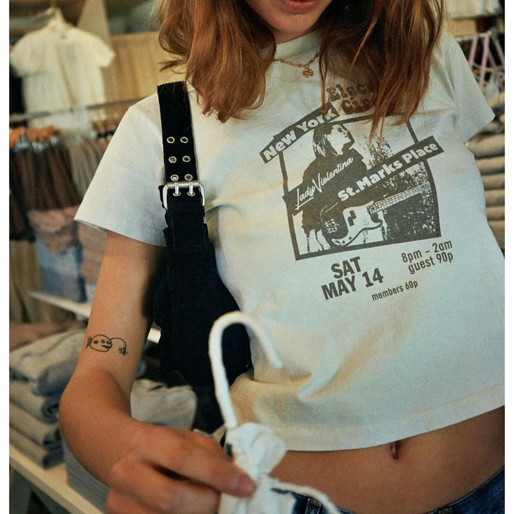 เสื้อครอปลายกีตาร์สำหรับผู้หญิง เสื้อยืดคอตตอนแขนสั้นคอกลมสำหรับฤดูร้อน เสื้อยืดสตรีทแวร์ลำลอง