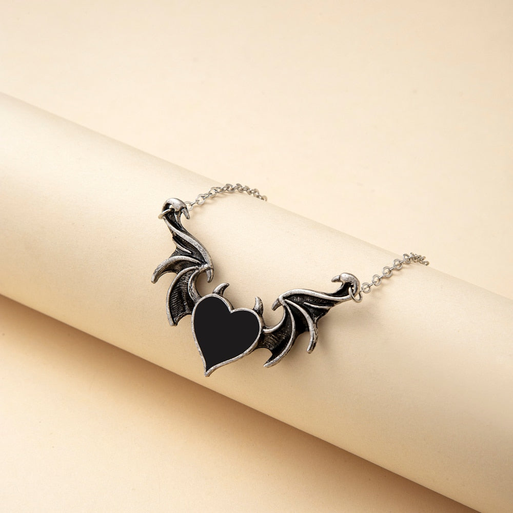 สร้อยคอผู้หญิงโลหะผสมสไตล์พังก์ ฮิปฮอป สีดำ ลายหัวใจสีแดง ปีศาจ