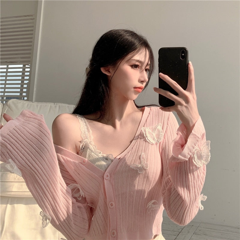 เสื้อคาร์ดิแกนไหมพรมลายผีเสื้อสำหรับผู้หญิง คอวี ทรงสั้น เสื้อคลุมแขนยาวเนื้อบางสำหรับฤดูร้อน