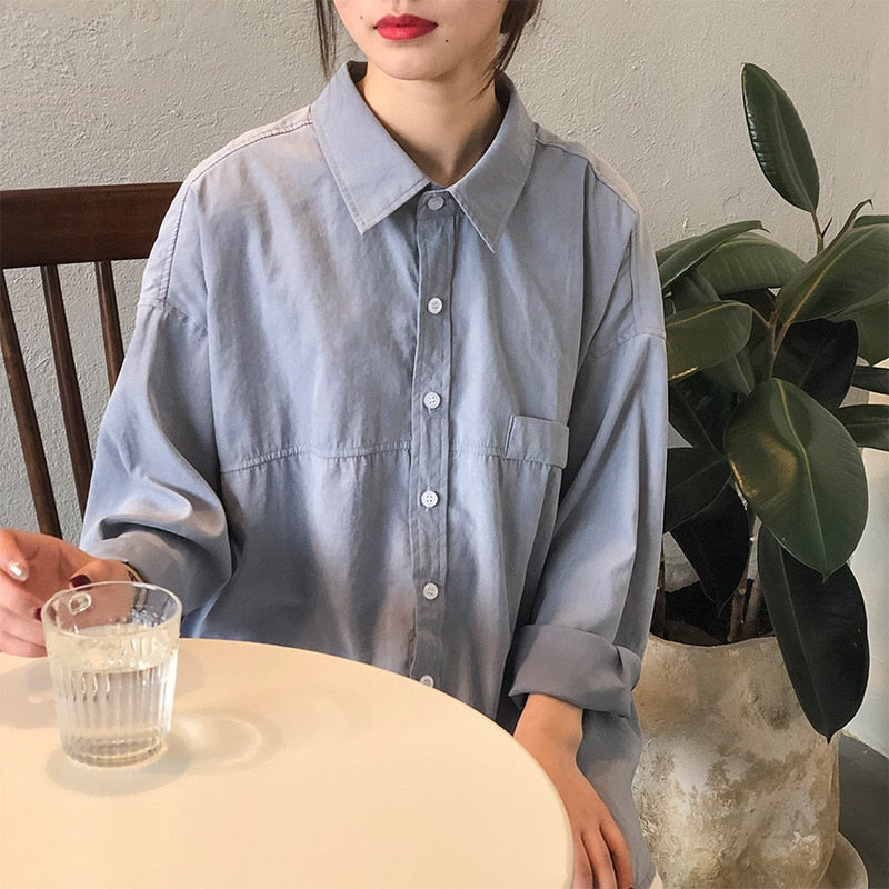 เสื้อเชิ้ตผู้หญิงคอปกพับสีพื้นทรงหลวม เสื้อเบลาส์ฤดูใบไม้ผลิและฤดูร้อน