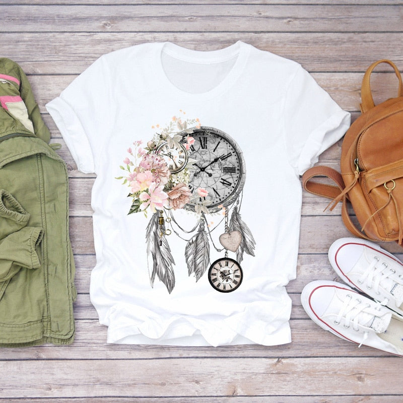 เสื้อยืดแขนสั้นลายพิมพ์ขนนกในฝันสำหรับฤดูร้อน ทรงกราฟิก ไซซ์ใหญ่พิเศษ