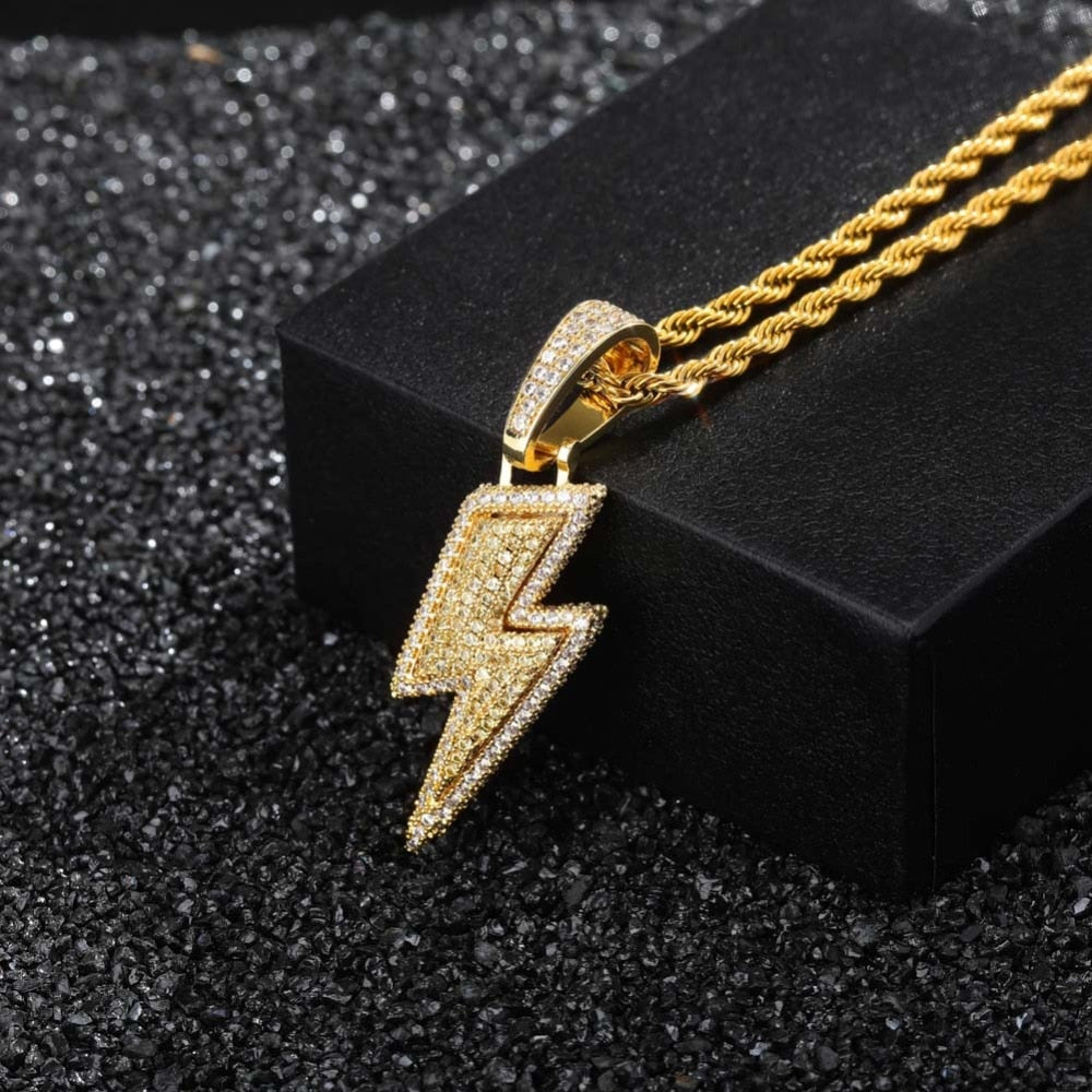 จี้สายฟ้า Bling ประดับเพชรเทียมเต็มพวง พร้อมสร้อย Tennis Chain วัสดุทองแดง เครื่องประดับฮิปฮอปสำหรับผู้ชาย ของขวัญ