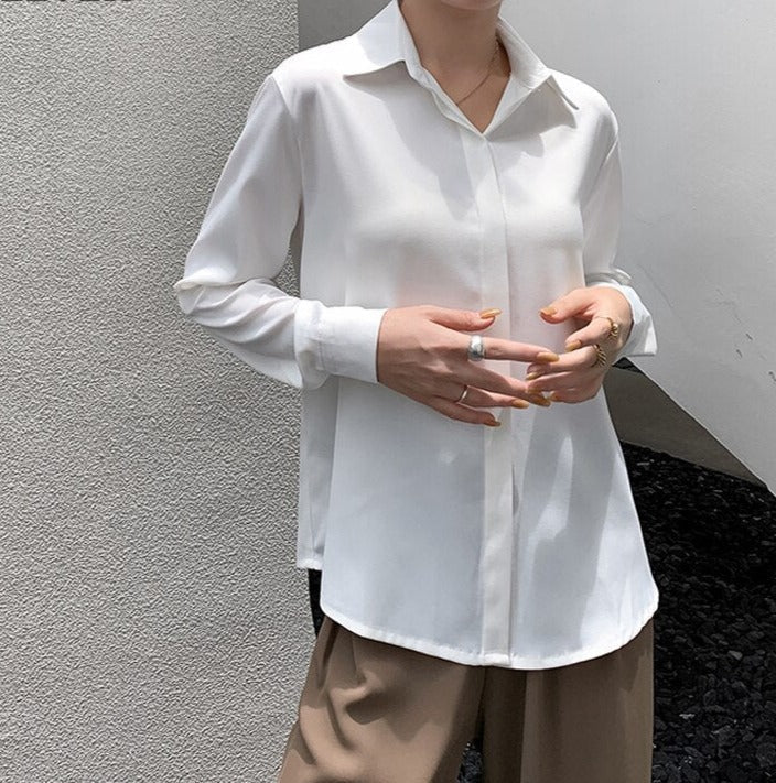 เสื้อเบลาส์ผู้หญิงผ้าซาตินทรงหลวมสำหรับฤดูใบไม้ผลิ แขนยาว กระดุมแถวเดียว เสื้อท่อนบนสำหรับผู้หญิง