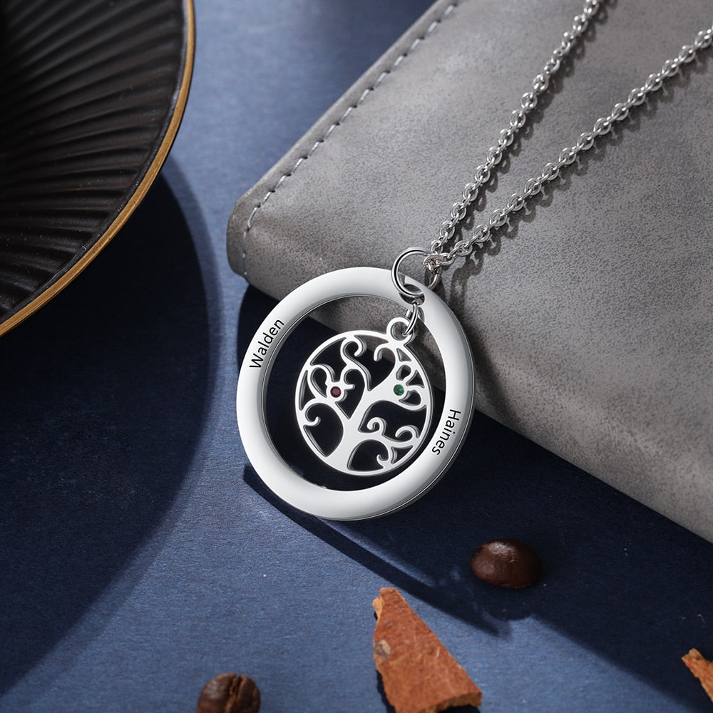 สร้อยคอชื่อลายต้นไม้แห่งชีวิตพร้อมจี้สลักชื่อและอัญมณีประจำเดือนเกิดสำหรับครอบครัว
