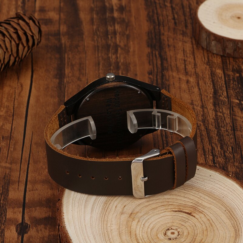 นาฬิกาไม้ Ebony สลักรูปภาพและข้อความเฉพาะบุคคล สายหนัง ดีไซน์ไม่เหมือนใคร พร้อมกลไกควอตซ์