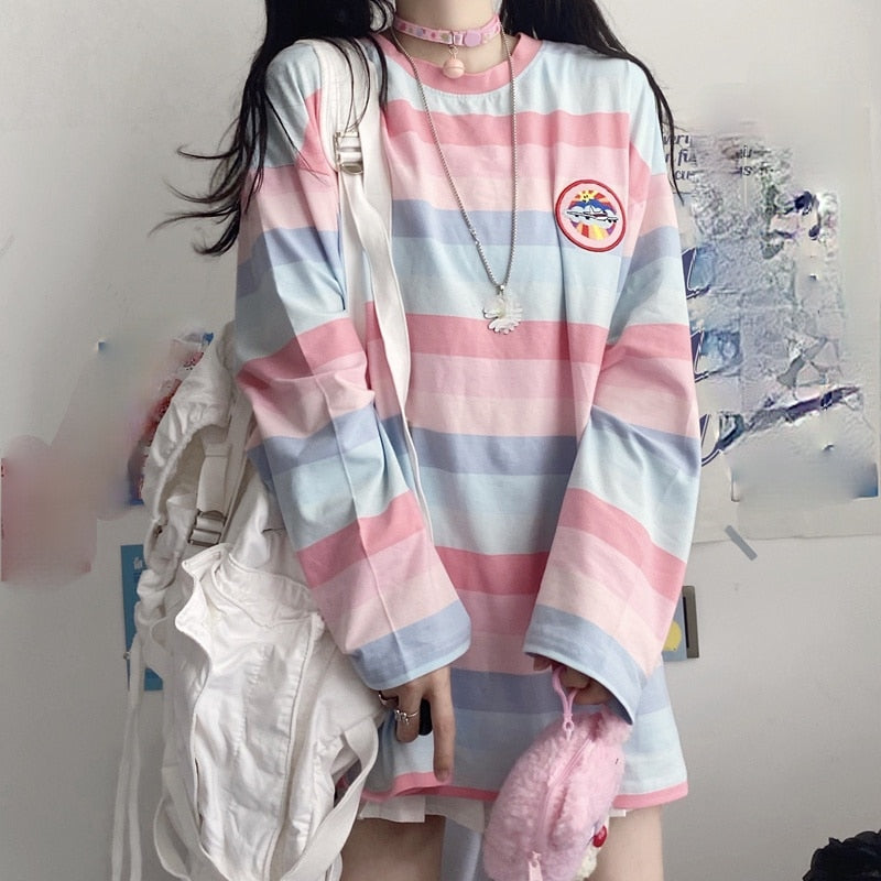 เสื้อยืดแขนยาวผู้หญิง เสื้อท่อนบนลายปักและลายทางสำหรับฤดูใบไม้ผลิและฤดูใบไม้ร่วง เสื้อยืดผู้หญิงแขนยาว