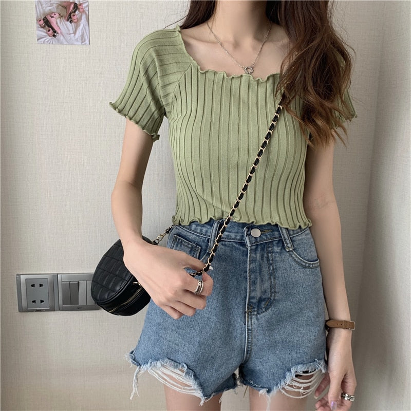 เสื้อยืดผู้หญิงเปิดไหล่ ผ้าถัก ระบายชายเสื้อ คาร์ปท็อป แขนสั้น
