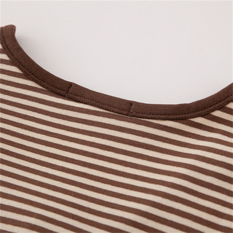เสื้อยืดผ้าฝ้ายนุ่มลายทาง แฟชั่นฤดูร้อน 2022 ทรงสลิม คอกลม สตรีทแวร์ เสื้อท่อนบนสุดชิคสำหรับผู้หญิง