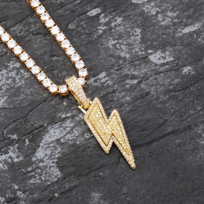 จี้สายฟ้า Bling ประดับเพชรเทียมเต็มพวง พร้อมสร้อย Tennis Chain วัสดุทองแดง เครื่องประดับฮิปฮอปสำหรับผู้ชาย ของขวัญ