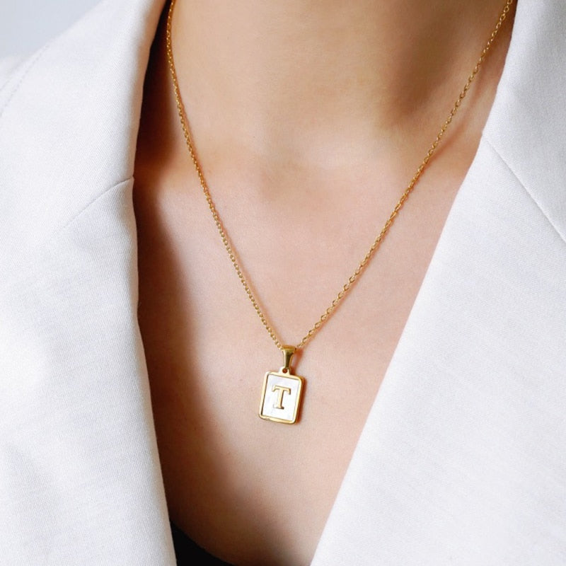 สร้อยคอโซ่ทอง 18K สำหรับผู้ชาย จี้สี่เหลี่ยมเปลือกหอยธรรมชาติ อักษรย่อ เครื่องประดับสเตนเลส