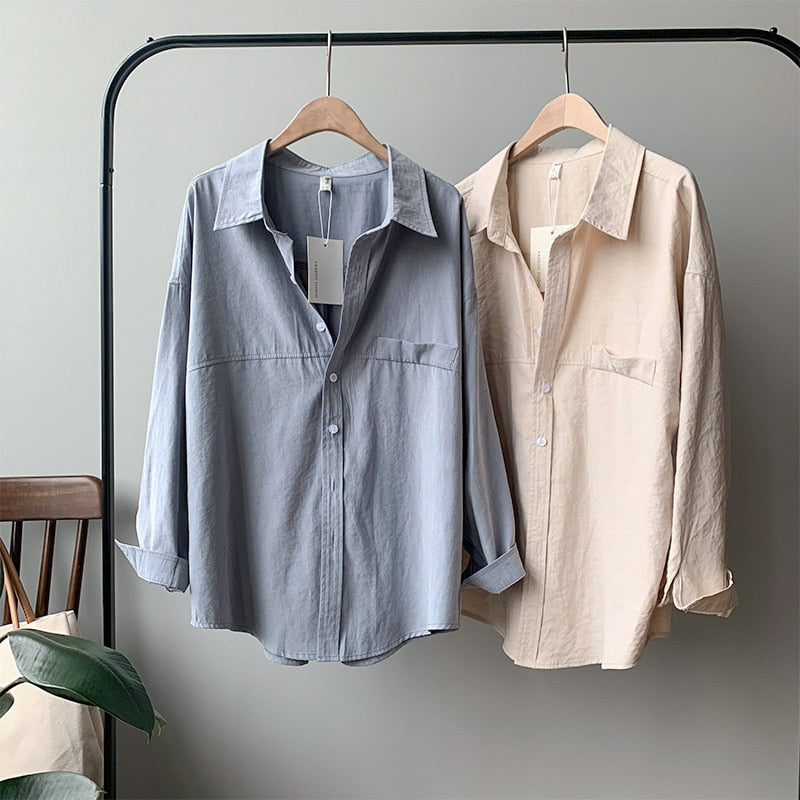 เสื้อเชิ้ตผู้หญิงคอปกพับสีพื้นทรงหลวม เสื้อเบลาส์ฤดูใบไม้ผลิและฤดูร้อน