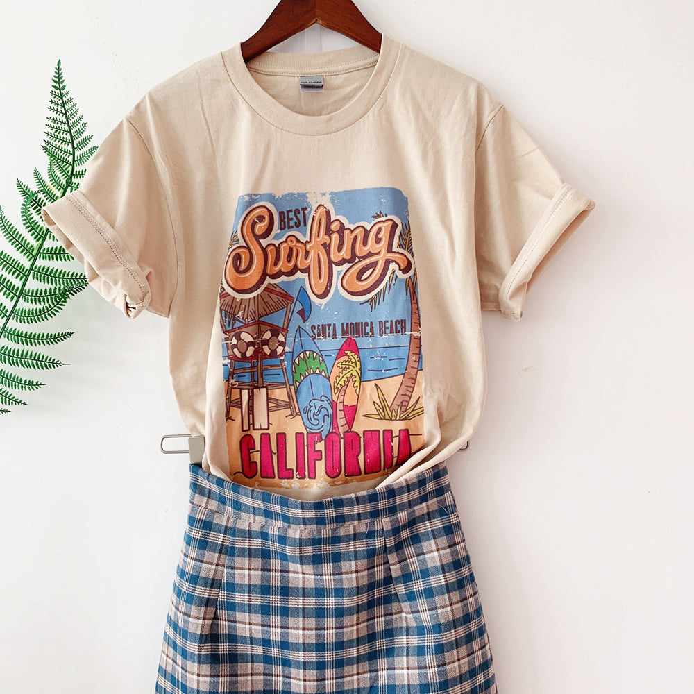 เสื้อยืดสีขาว 1 ตัว เสื้อยืดโอเวอร์ไซส์ลำลองสำหรับฤดูร้อน ดีที่สุดสำหรับเซิร์ฟที่ซานตาโมนิกา แคลิฟอร์เนีย สไตล์เรโทรสำหรับผู้หญิง