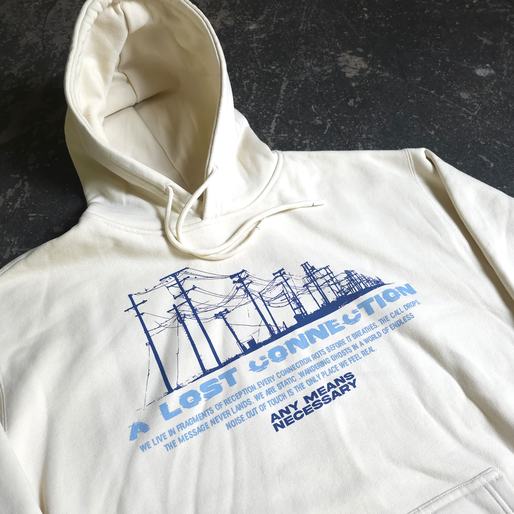 เสื้อฮู้ดแบบสวม Lost Connection สีขาวกระดูก