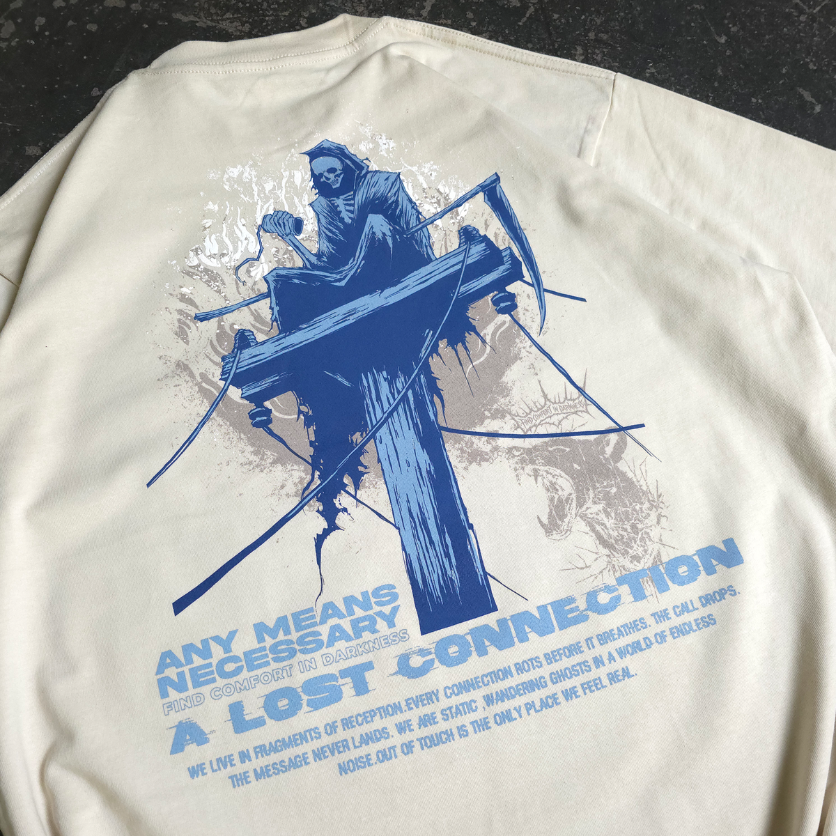 เสื้อยืด Lost Connection สีขาวกระดูก
