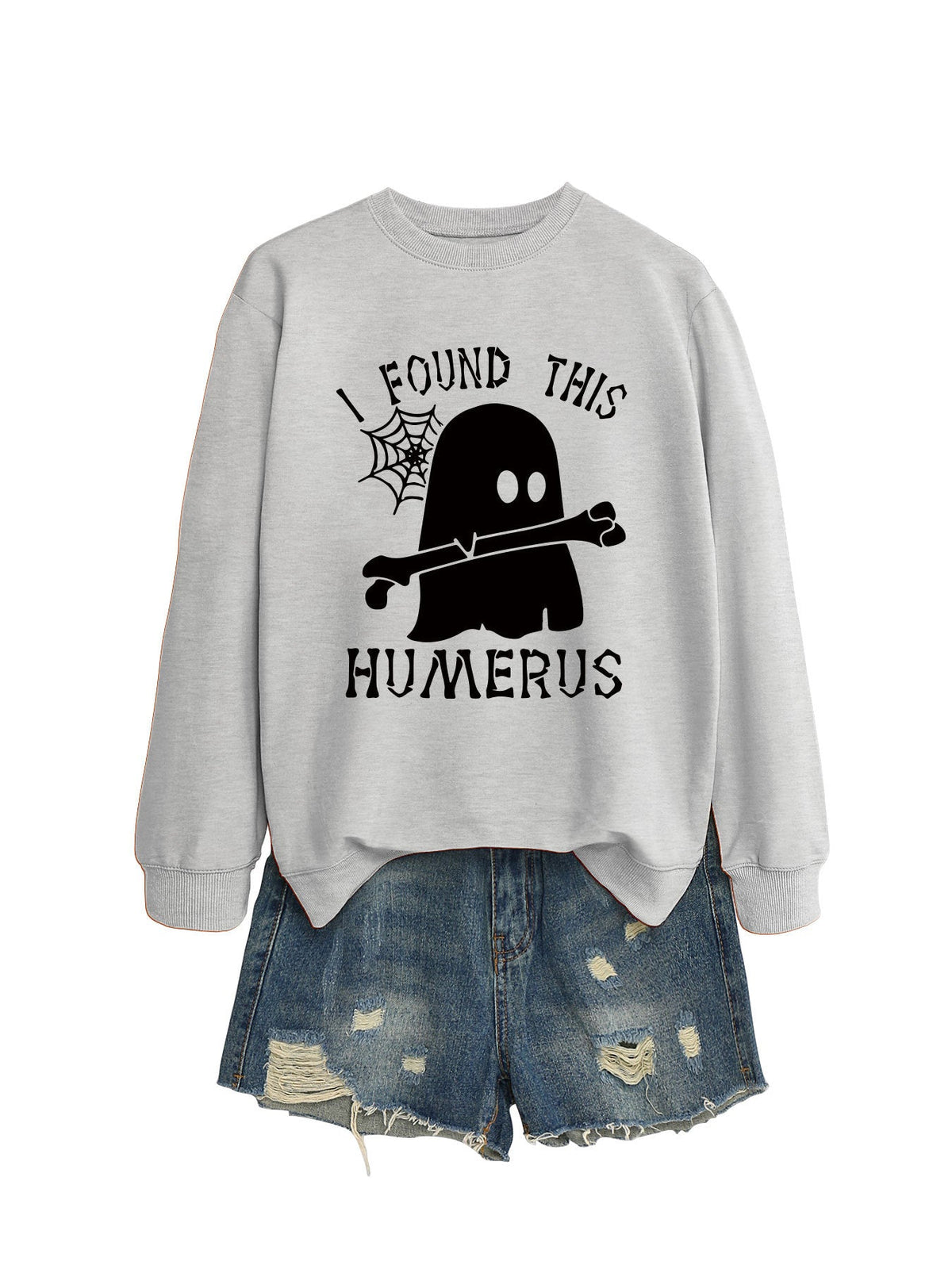 ฉันเจอเสื้อสเวตเตอร์คอกลมทรงหลวม HUMERUS ตัวนี้