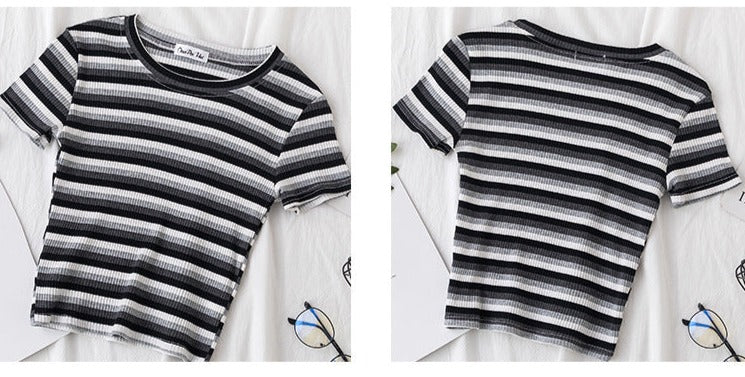 เสื้อยืดรัดรูปแขนสั้นลายทางสีรุ้งโชว์สะดือสำหรับผู้หญิง