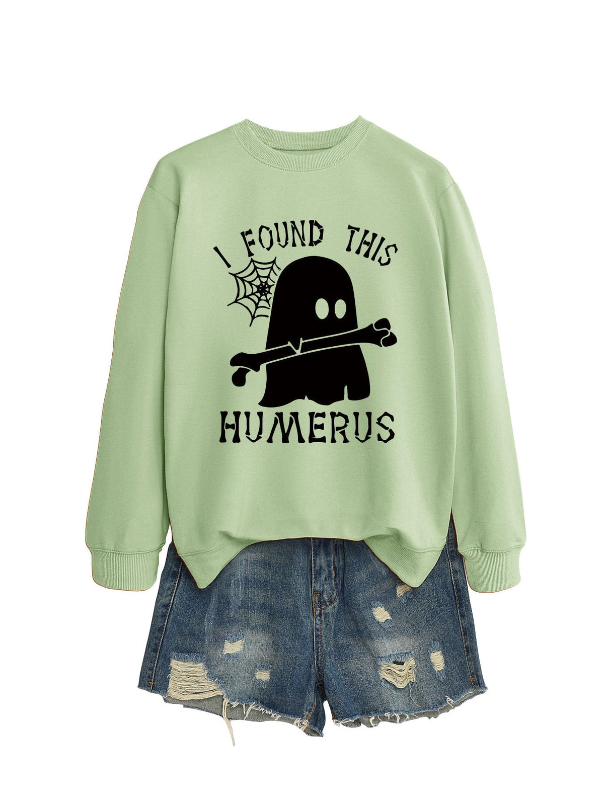 ฉันเจอเสื้อสเวตเตอร์คอกลมทรงหลวม HUMERUS ตัวนี้