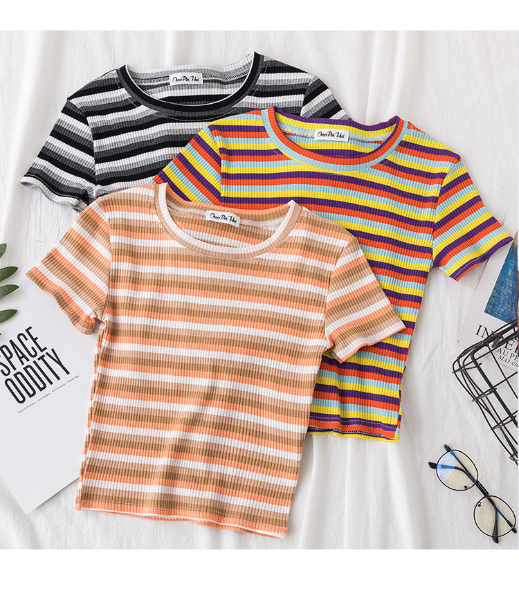 เสื้อยืดรัดรูปแขนสั้นลายทางสีรุ้งโชว์สะดือสำหรับผู้หญิง