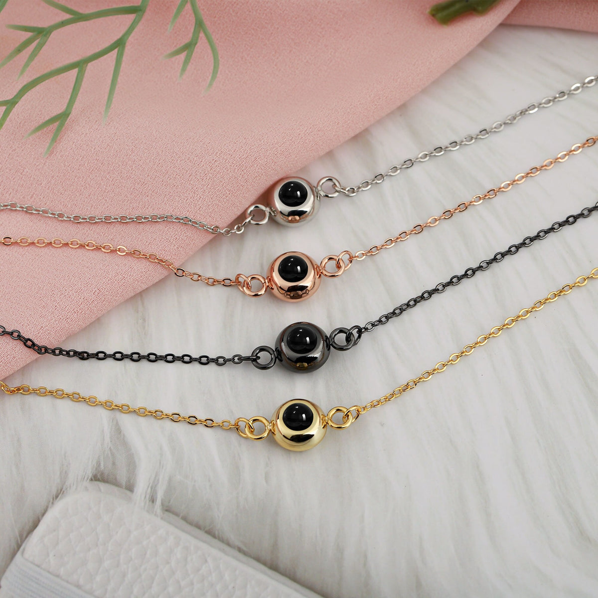 สร้อยข้อมือถักสเตนเลสไทเทเนียมแบบใส่รูปภาพได้ ออกแบบมาเพื่อการแสดงผลสีตามรูปภาพ