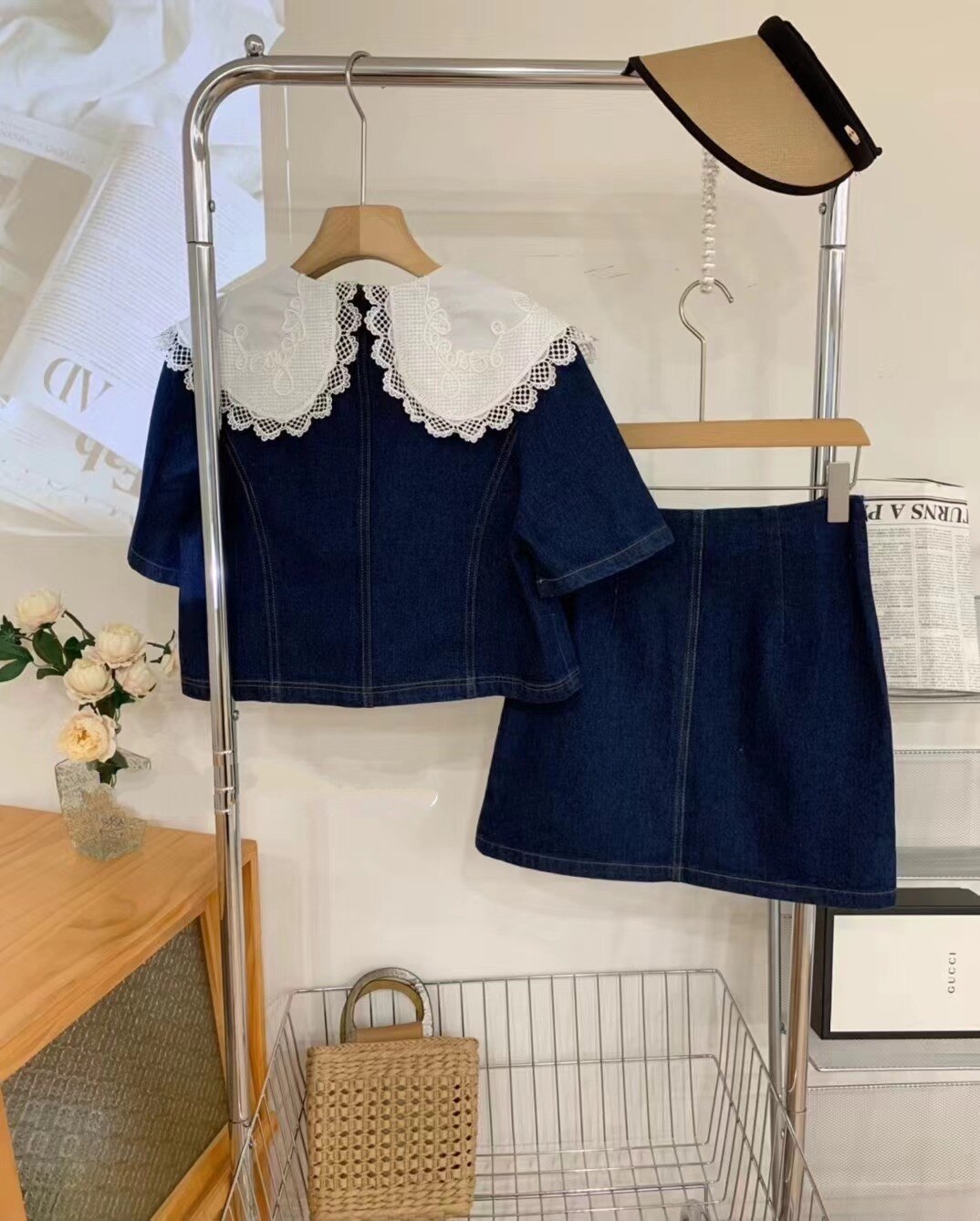 ชุดยีนส์ฤดูร้อนสุดหวาน เสื้อคอปกพีเตอร์แพนแต่งลูกไม้ กระดุมแถวเดียว + กระโปรงเอไลน์เอวสูง