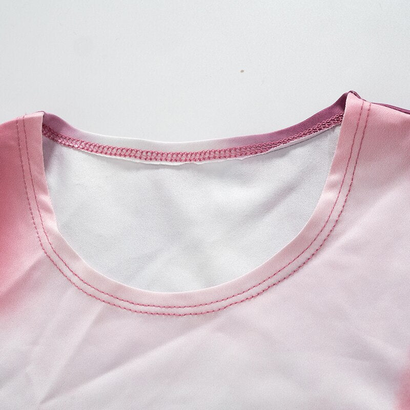เสื้อยืดครอปแขนสั้นคอกลมลายมัดย้อมทรงเข้ารูป