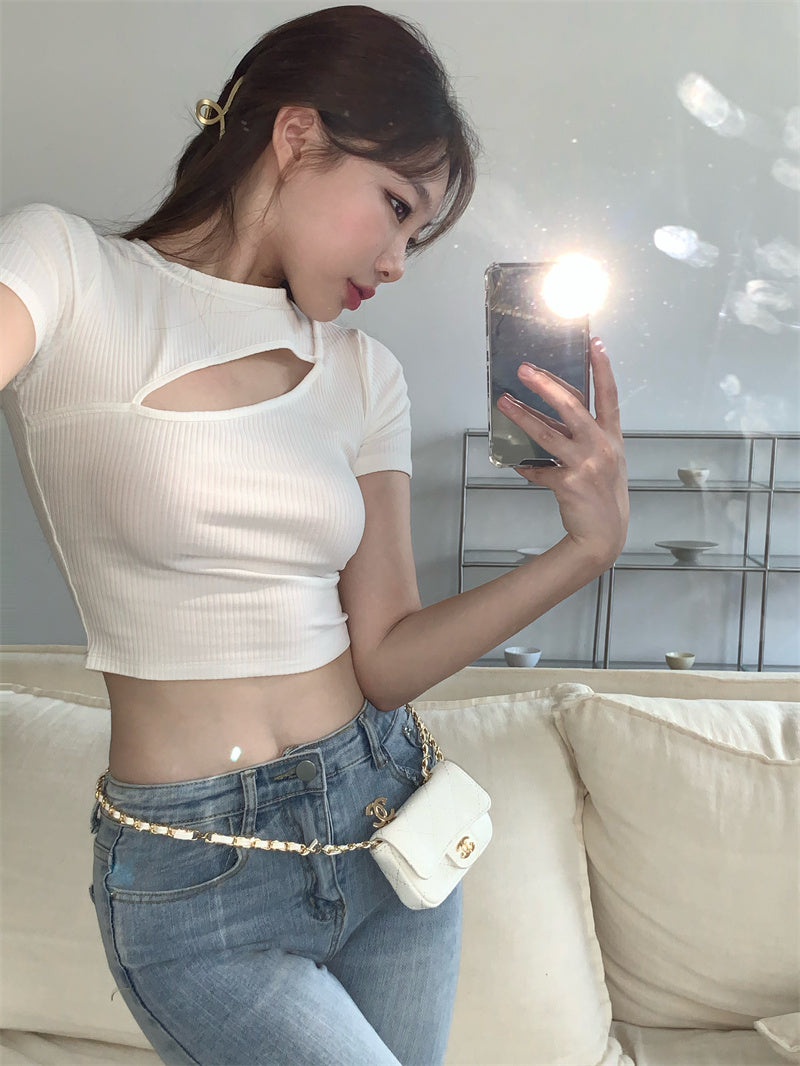 เสื้อยืดผู้หญิงฤดูร้อน ลายฉลุ คอกลม ทรงครอป ทรงไม่สมมาตร รัดรูป แขนสั้น