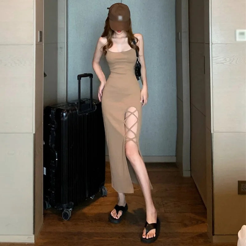 ชุดเดรสเข้ารูปทรงฝรั่งเศส สายเดี่ยวผ่าเฉียง