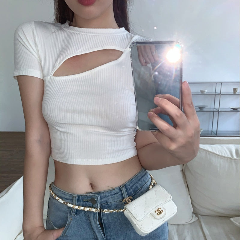 เสื้อยืดผู้หญิงฤดูร้อน ลายฉลุ คอกลม ทรงครอป ทรงไม่สมมาตร รัดรูป แขนสั้น