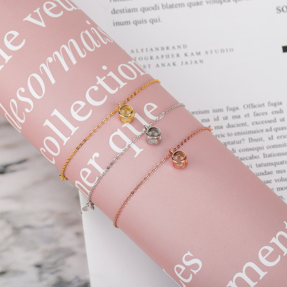 สร้อยข้อมือโปรเจกเตอร์รูปภาพสั่งทำพิเศษ “I Love You” 100 ภาษา
