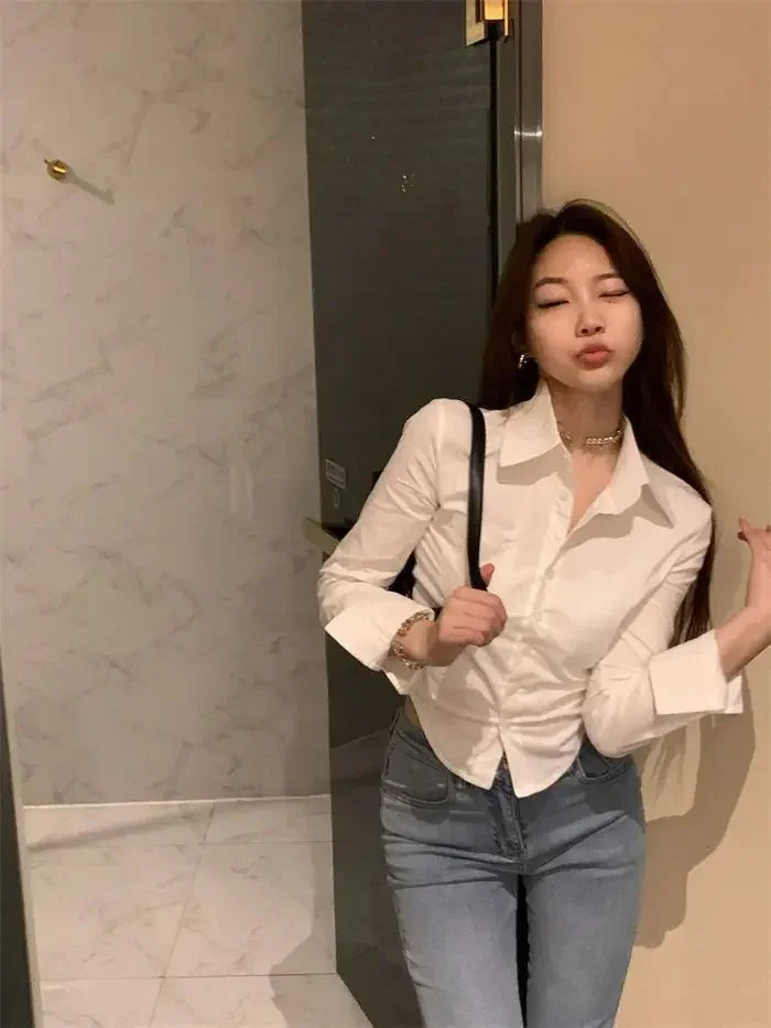 เสื้อเชิ้ตผู้หญิง พับแขน ทรงสลิม คาร์ปท็อป ดีไซน์ใส่ได้ทุกวัน