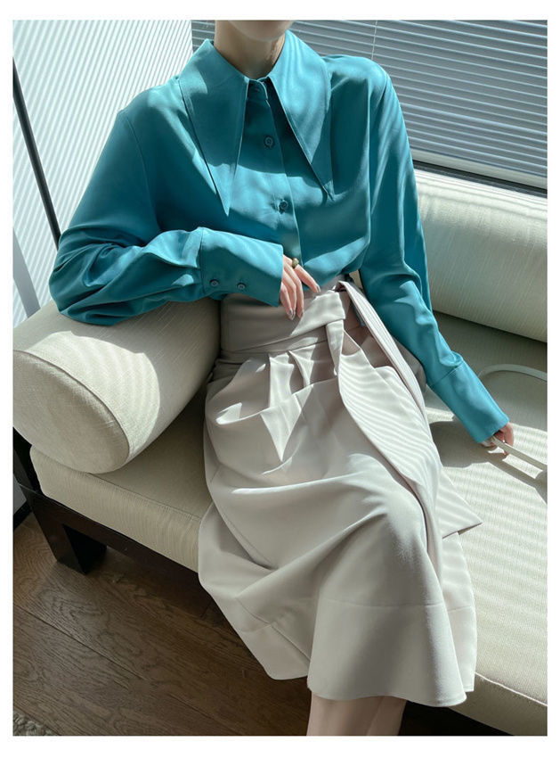 เสื้อเชิ้ตสีขาวคอปกแหลมขนาดใหญ่สำหรับผู้หญิง สไตล์วินเทจ ทรงหลวม แขนยาว