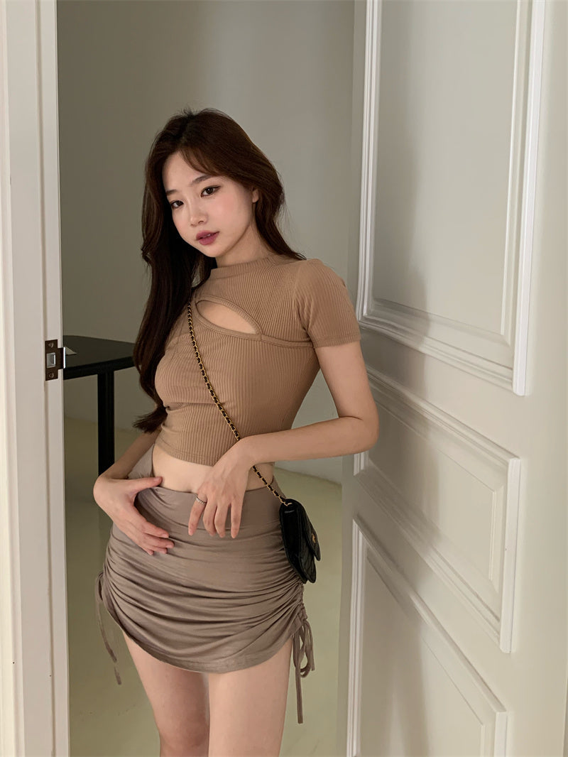 เสื้อยืดผู้หญิงฤดูร้อน ลายฉลุ คอกลม ทรงครอป ทรงไม่สมมาตร รัดรูป แขนสั้น