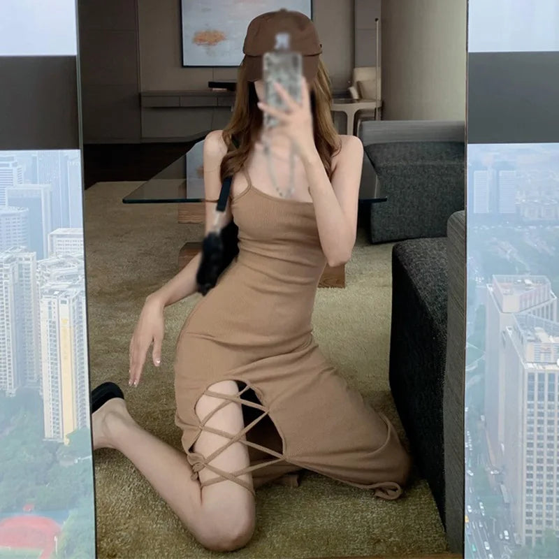 ชุดเดรสเข้ารูปทรงฝรั่งเศส สายเดี่ยวผ่าเฉียง