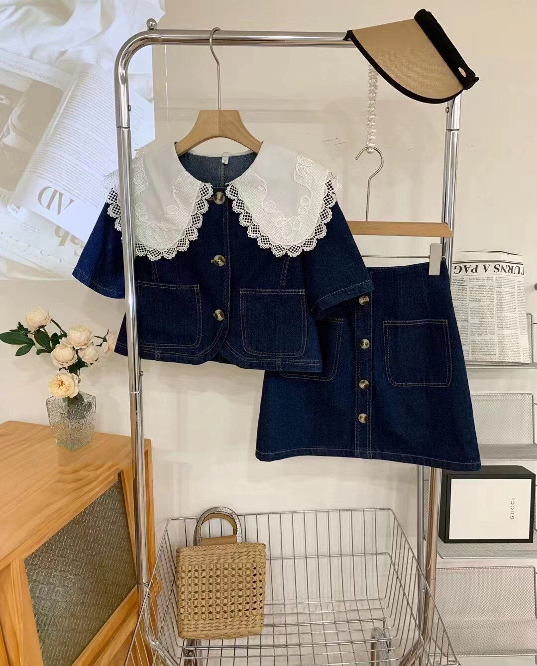 ชุดยีนส์ฤดูร้อนสุดหวาน เสื้อคอปกพีเตอร์แพนแต่งลูกไม้ กระดุมแถวเดียว + กระโปรงเอไลน์เอวสูง