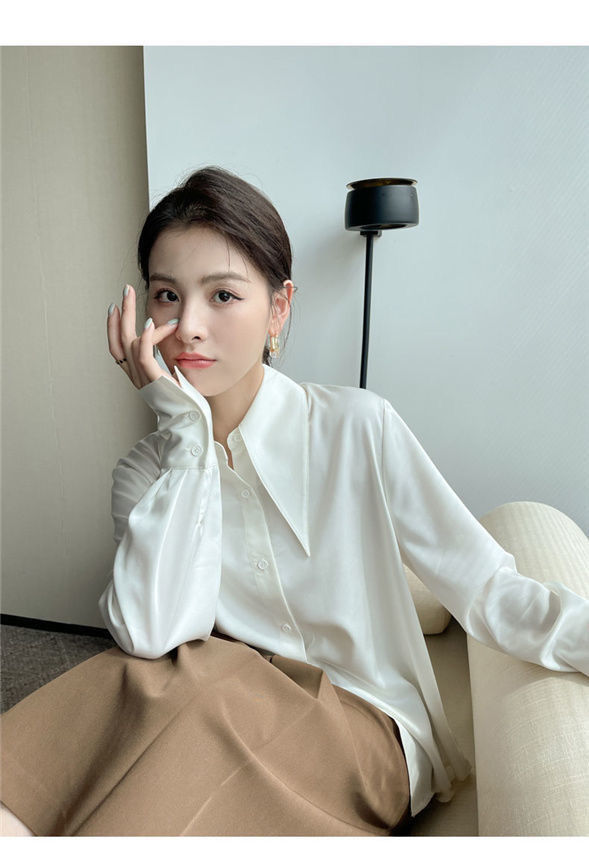 เสื้อเชิ้ตสีขาวคอปกแหลมขนาดใหญ่สำหรับผู้หญิง สไตล์วินเทจ ทรงหลวม แขนยาว