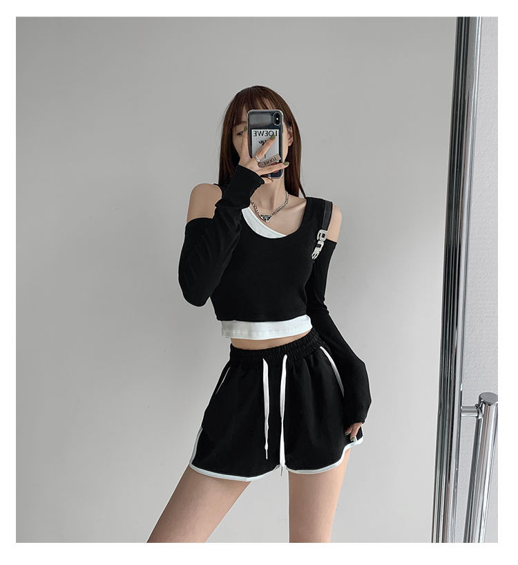 เสื้อยืดผู้หญิงลายต่อผ้า ดีไซน์เหมือนเสื้อสองชิ้น ตัวสลิม แขนยาว คาร์อปสไตล์ Y2K สำหรับผู้หญิง