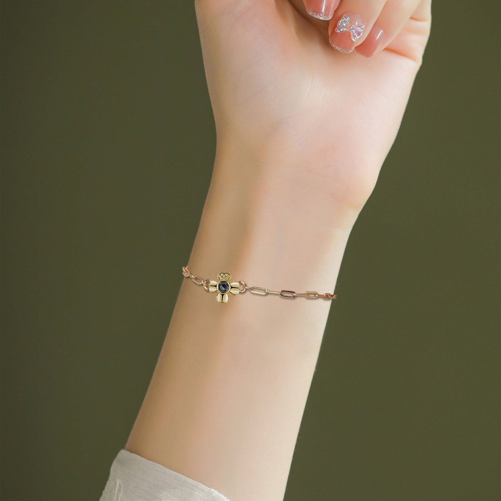 สร้อยข้อมือโปรเจกเตอร์รูปโคลเวอร์สี่แฉกพร้อมรูปภาพสั่งทำพิเศษ เครื่องประดับเฉพาะบุคคล
