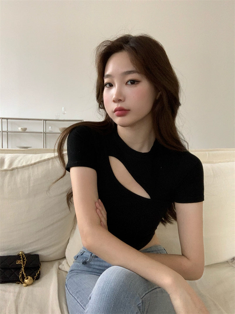 เสื้อยืดผู้หญิงฤดูร้อน ลายฉลุ คอกลม ทรงครอป ทรงไม่สมมาตร รัดรูป แขนสั้น